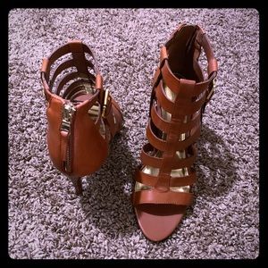 Gently worn/no scuff marks